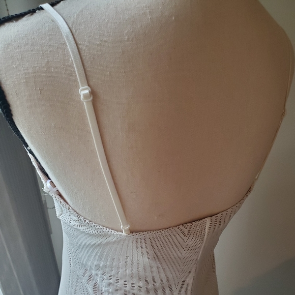 NWT GUESS Lorry Diamond Dress - Picture 4 of 9